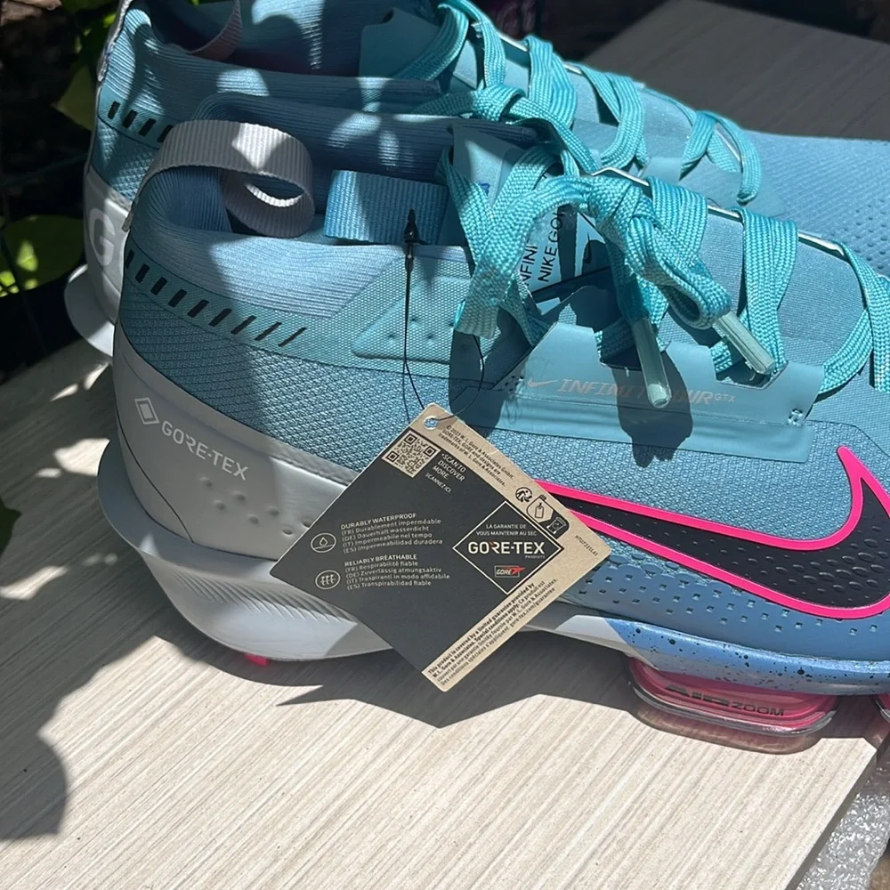 Nike Blue and Pink Sneakers - Picture 2 of 7